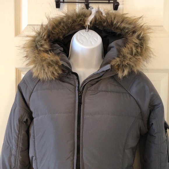 Beautiful gray puffer jacket - Picture 2 of 16